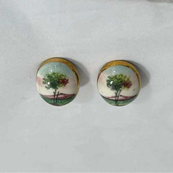 Vintage Satsuma Clip-On Earrings, Handpainted Mountain Scape Porcelaine Earrings - Picture 5 of 9